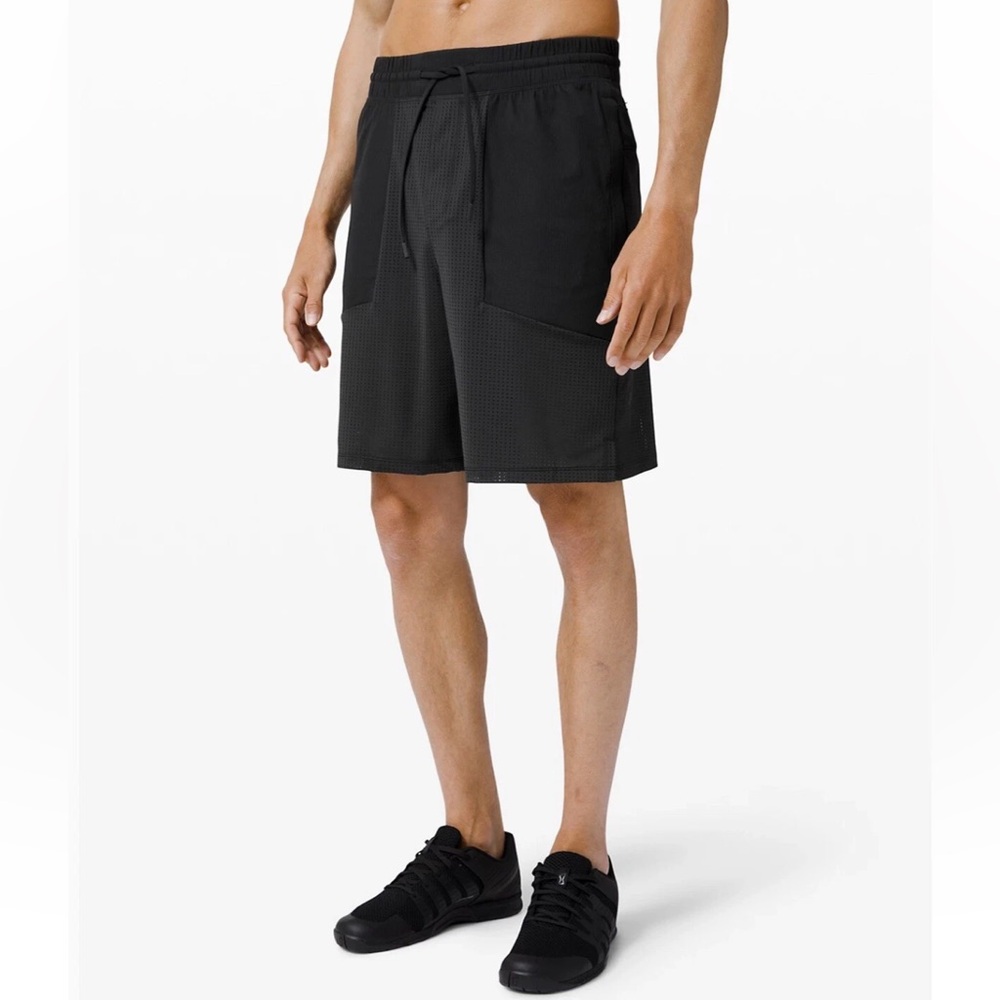 Lululemon Men’s Activewear Casual Workout Shorts In The Key Black Gray Medium 8”